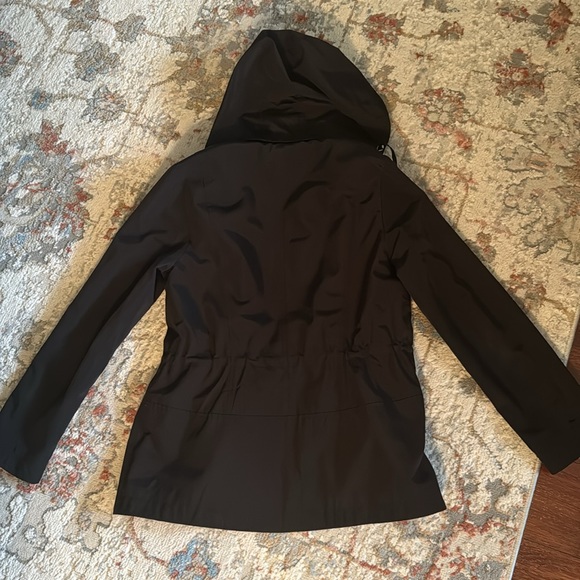 Black raincoat - Picture 5 of 5